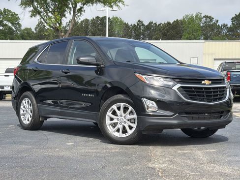 Used 2021 Chevrolet Equinox LT image 2