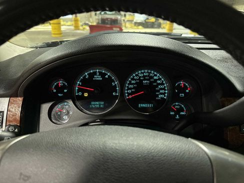 Used 2007 GMC Sierra 1500 SLT w/ Entertainment Package image 32