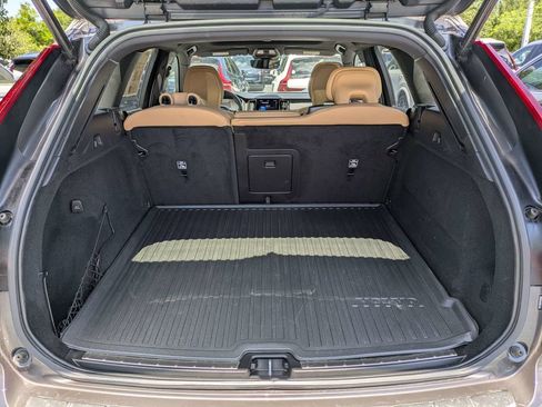 Certified 2023 Volvo XC60 B5 Ultimate w/ Climate Package AWD/4WD image 13