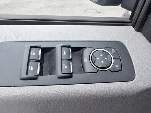 Used 2015 Ford F150 XLT w/ Equipment Group 302A Luxury AWD/4WD image 14