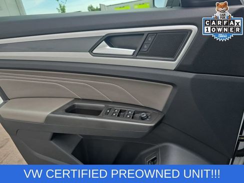 Used 2022 Volkswagen Atlas SEL R-Line AWD/4WD image 11