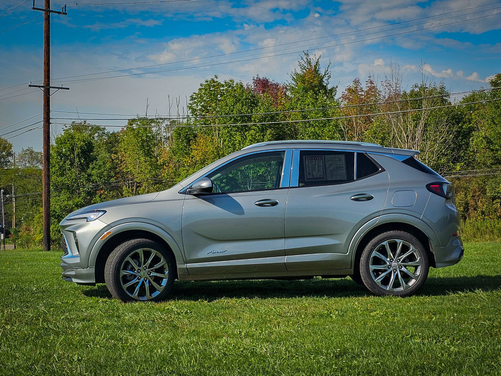 Used 2024 Buick Encore GX Avenir w/ Avenir Convenience Package AWD/4WD image 7