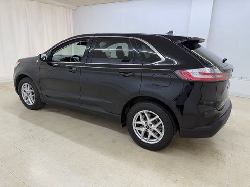 Used 2024 Ford Edge SEL w/ Convenience Package AWD/4WD image 3