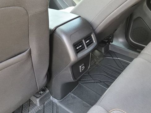 Used 2020 Chevrolet Equinox LT w/ Driver Convenience Package FWD image 26