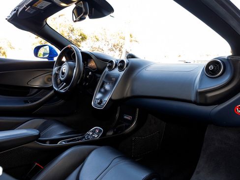 Used 2020 McLaren 600LT Spider image 22