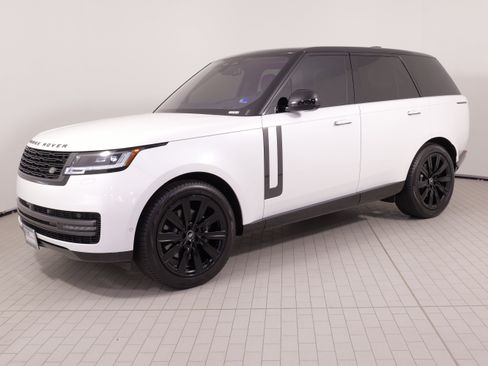 Used 2023 Land Rover Range Rover SE AWD/4WD image 3