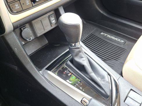 Used 2019 Toyota Corolla LE image 15