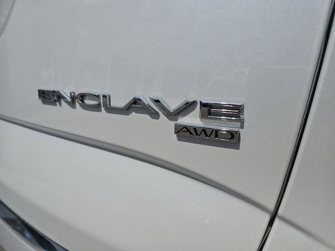 Used 2018 Buick Enclave Essence w/ Trailering Package AWD/4WD image 9