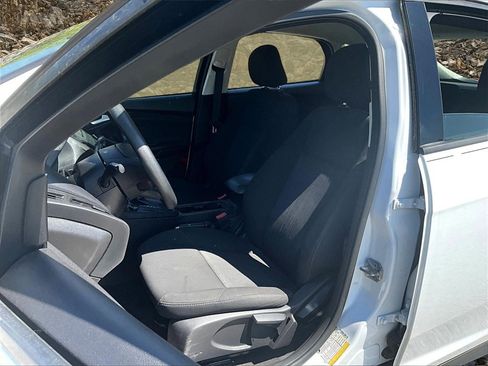 Used 2017 Ford Focus SE image 23