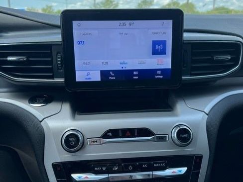 Used 2024 Ford Explorer XLT w/ Equipment Group 202A image 15