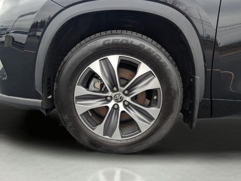 Used 2022 Toyota Highlander XLE image 30