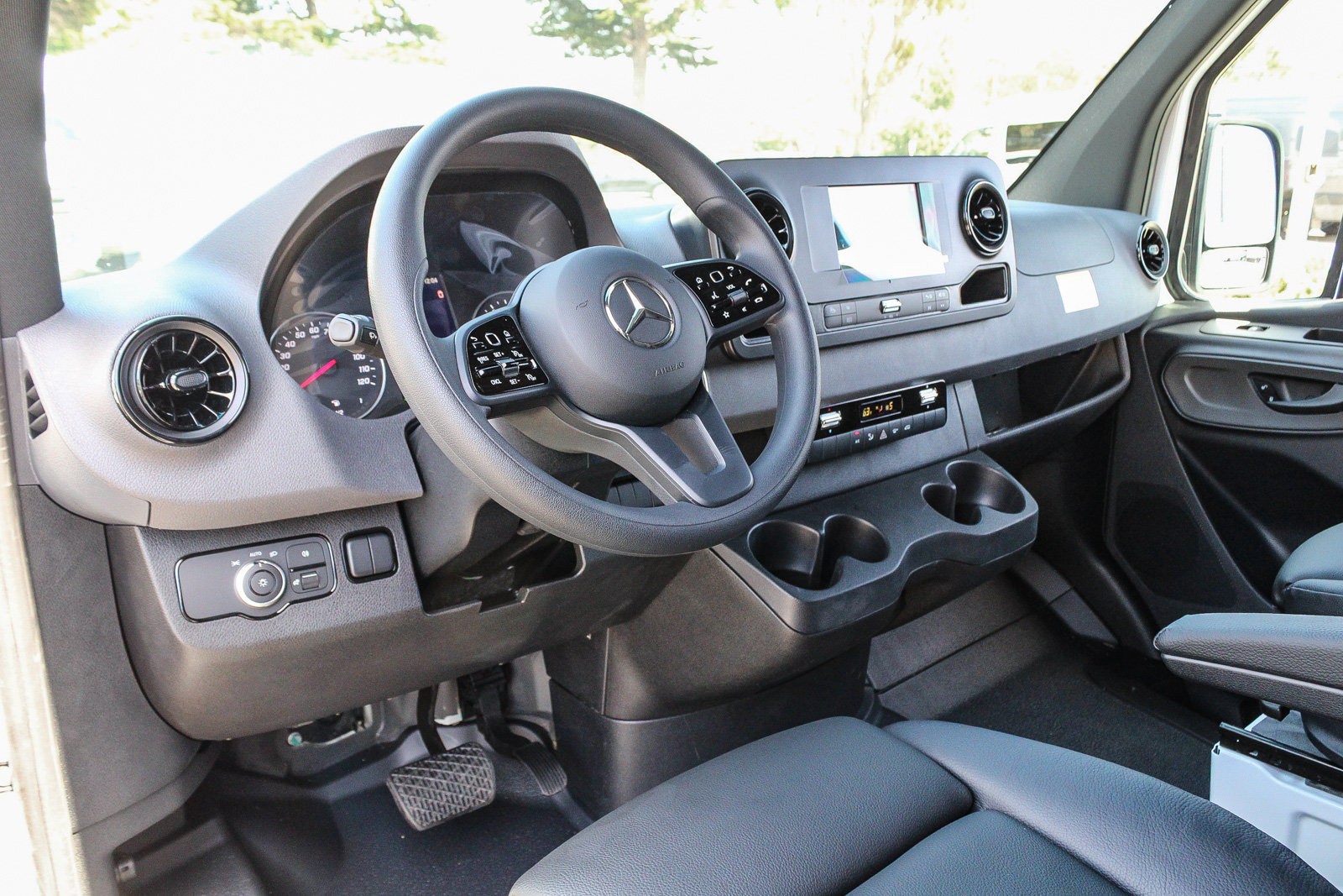 New 2024 Mercedes-Benz Sprinter 2500 image 12