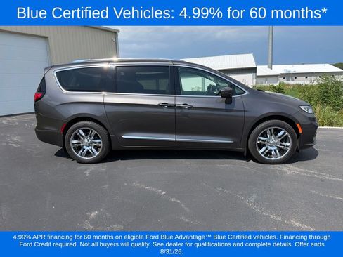 Used 2021 Chrysler Pacifica Touring-L AWD/4WD image 3