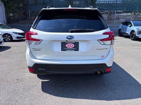 Used 2023 Subaru Forester Premium AWD/4WD image 5