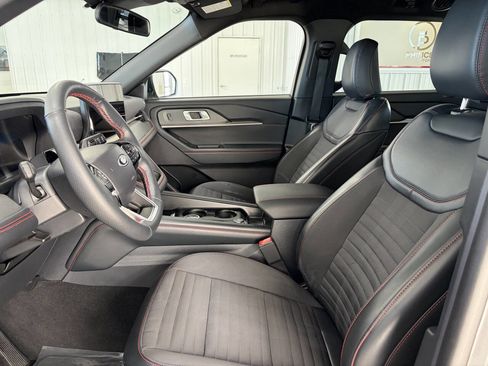 Used 2025 Ford Explorer ST-Line w/ ST-Line Street Pack image 10
