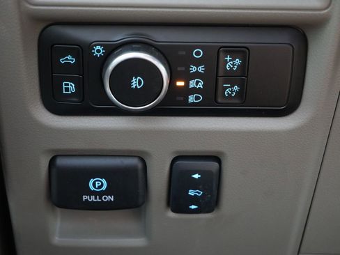 Certified 2024 Ford F150 Platinum w/ Equipment Group 703A Plus AWD/4WD image 26