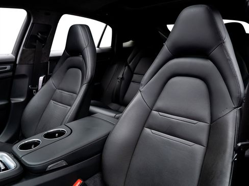 Used 2019 Porsche Panamera GTS w/ Assistance Package image 32