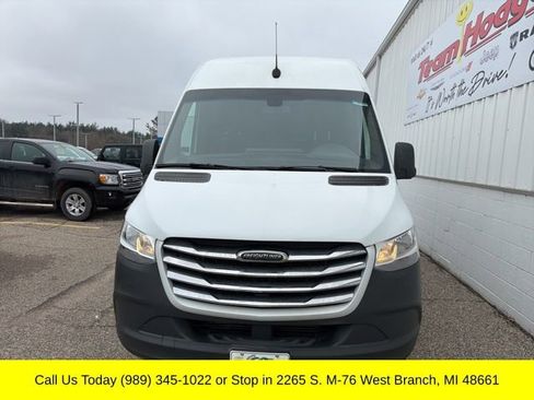 Used 2021 Freightliner Sprinter 1500 image 6