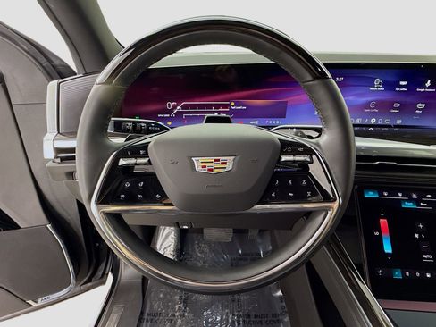 Used 2025 Cadillac Escalade ESV Premium Luxury image 11