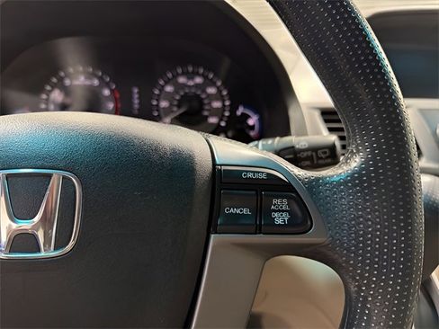 Used 2012 Honda Odyssey EX image 17