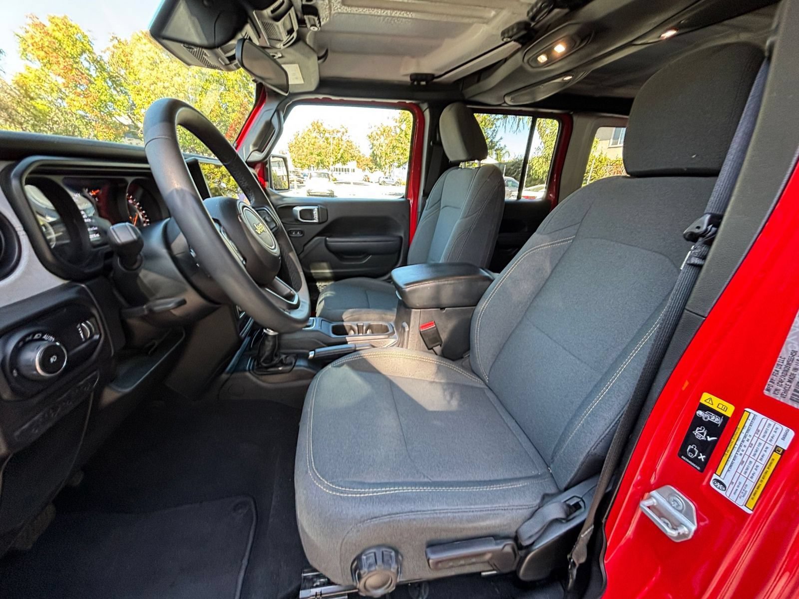 Used 2025 Jeep Wrangler Unlimited Sport AWD/4WD image 24