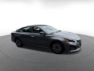 Used 2025 Nissan Altima 2.5 SV FWD video 2
