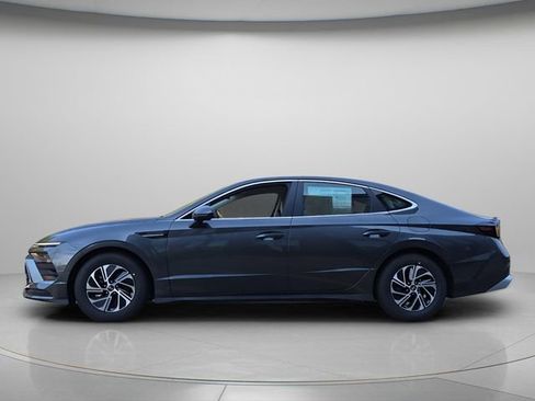 New 2026 Hyundai Sonata Blue FWD image 2