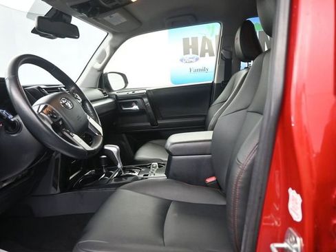 Used 2024 Toyota 4Runner TRD Off-Road Premium image 12