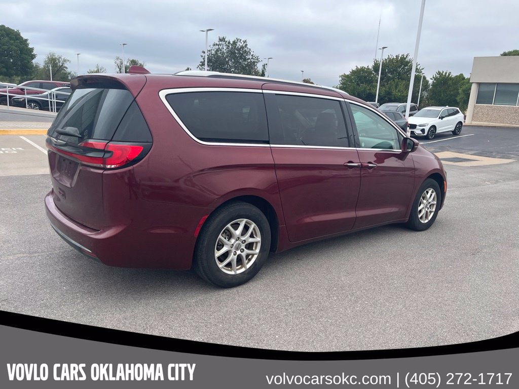 Used 2021 Chrysler Pacifica Touring-L FWD image 5