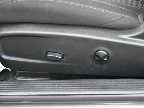 Used 2023 Dodge Challenger GT image 16