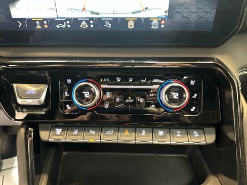 Used 2025 GMC Sierra 2500 AT4X w/ AT4X AEV Edition AWD/4WD image 18
