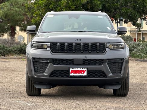 New 2026 Jeep Grand Cherokee Altitude image 2