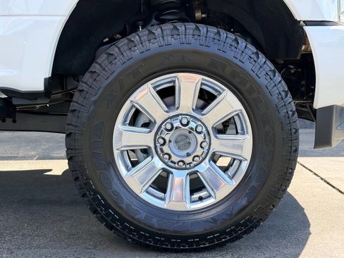 Used 2019 Ford F350 Platinum w/ FX4 Off-Road Package AWD/4WD image 14