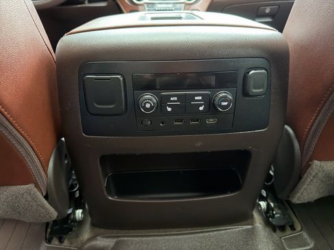 Used 2018 Chevrolet Tahoe Premier image 36
