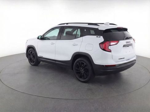 Used 2022 GMC Terrain SLE w/ Driver Convenience Package FWD image 5