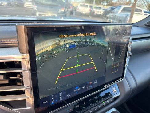 Used 2023 Toyota Tundra Platinum w/ Advanced Package image 17