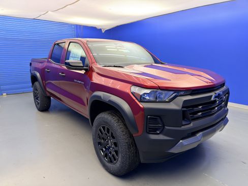New 2026 Chevrolet Colorado Trail Boss AWD/4WD image 2