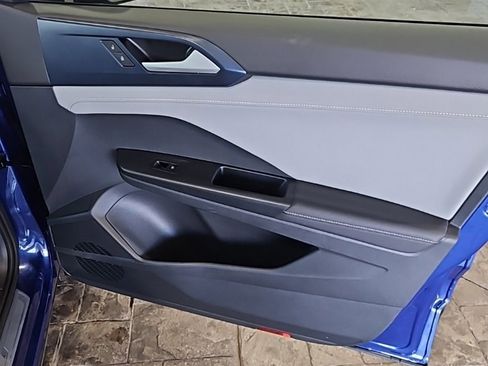 Used 2024 Volkswagen Taos SE w/ Black Wheel Plus Package image 11