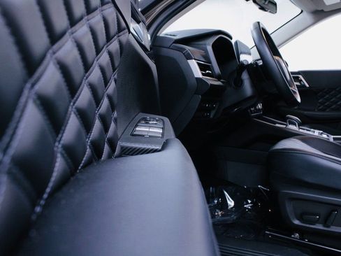 Used 2024 Mitsubishi Outlander SEL image 3