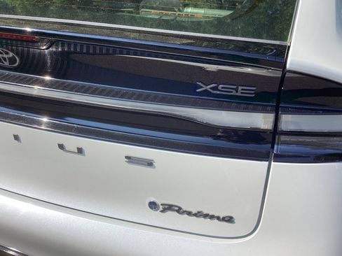 Used 2024 Toyota Prius Prime FWD image 20