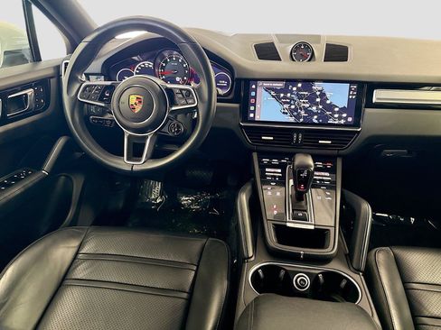 Used 2023 Porsche Cayenne Platinum Edition AWD/4WD image 23