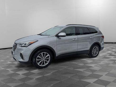 Used 2017 Hyundai Santa Fe SE image 3