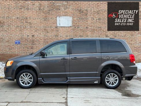 Used 2019 Dodge Grand Caravan SXT image 6