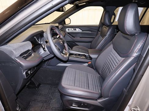 New 2026 Ford Explorer ST-Line w/ ST-Line Street Pack image 13