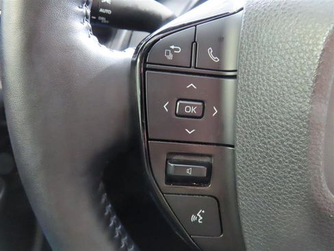 Used 2023 Toyota Prius XLE FWD image 22