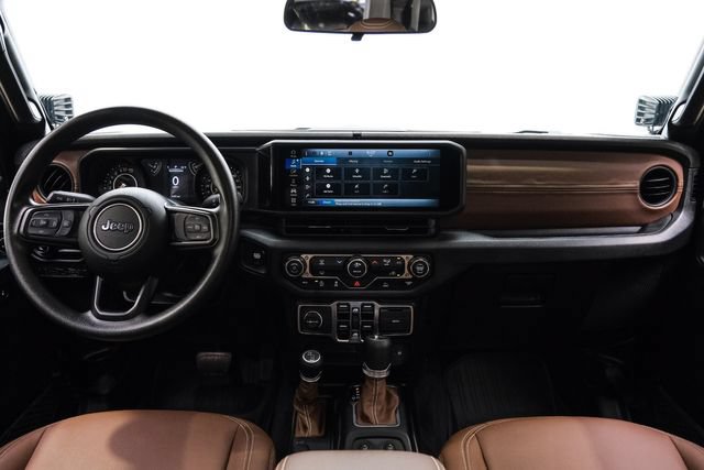 Used 2025 Jeep Gladiator Sport AWD/4WD image 12