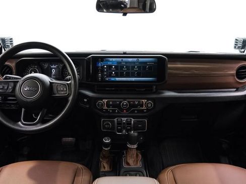 Used 2025 Jeep Gladiator Sport AWD/4WD image 12