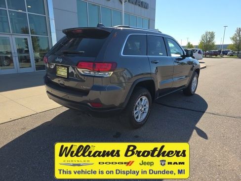 Used 2020 Jeep Grand Cherokee Laredo image 5