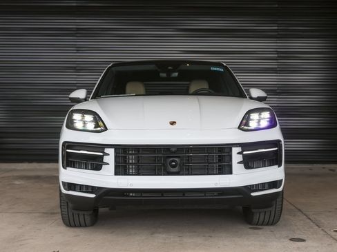 Certified 2026 Porsche Cayenne Coupe AWD/4WD image 10