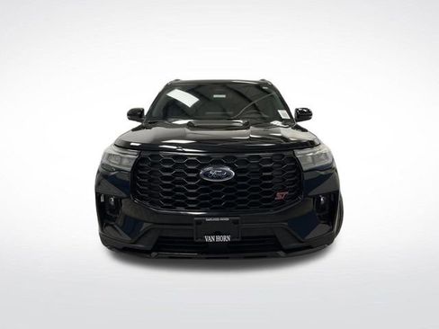 Used 2025 Ford Explorer ST image 11